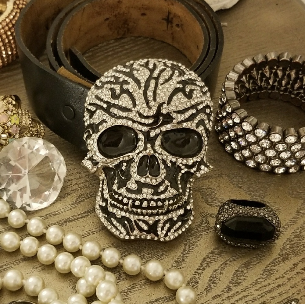 Skull belt buckle